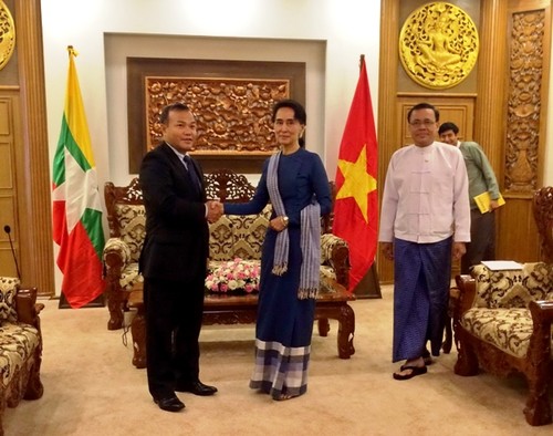Thứ trưởng Ngoại giao Vũ Hồng Nam làm việc với Bộ Ngoại giao Myanmar  - ảnh 1